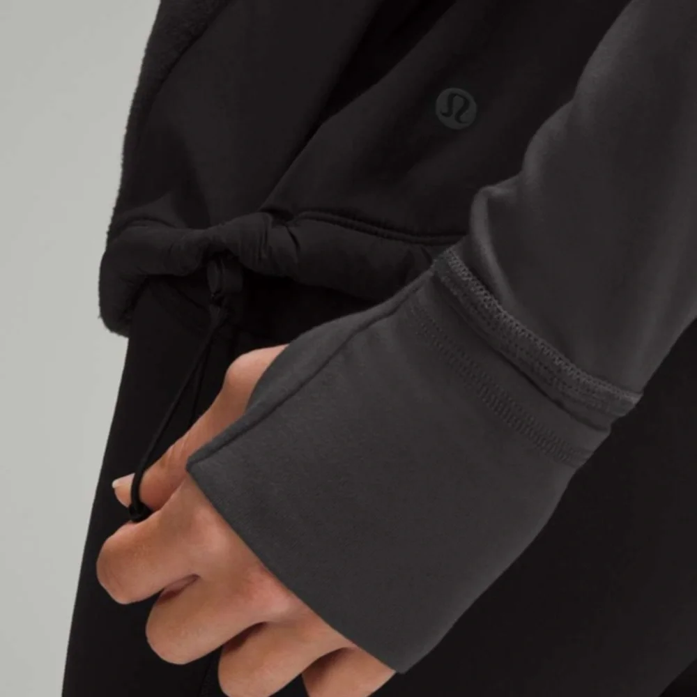 🆕WT! Lululemon Fleece-Lined Running Vest in Black • Woman’s Size 6 - Picture 5 of 10